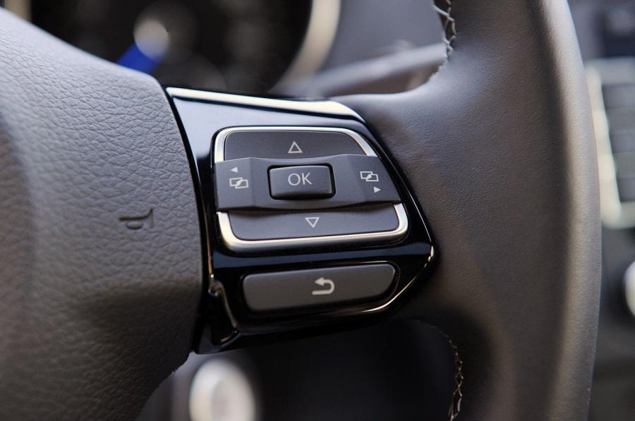  Volkswagen Golf R 2012 года  (фото 26 из 106)